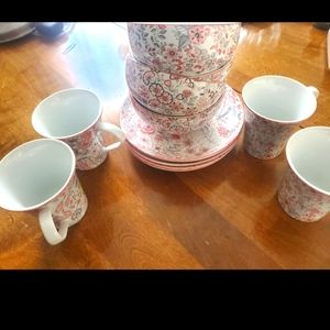 COPY - Set of Fifth 222 4 plates 4 bowls and 4 cups